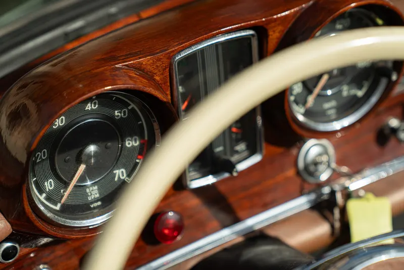 Mercedes-Benz 220 SE CABRIOLET 62