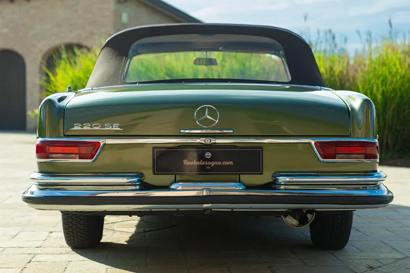 Mercedes-Benz 220 SE CABRIOLET 12