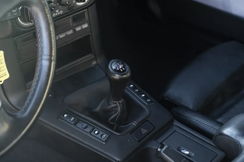 BMW 318 IS MOTORSPORT LIMITED EDITION 37