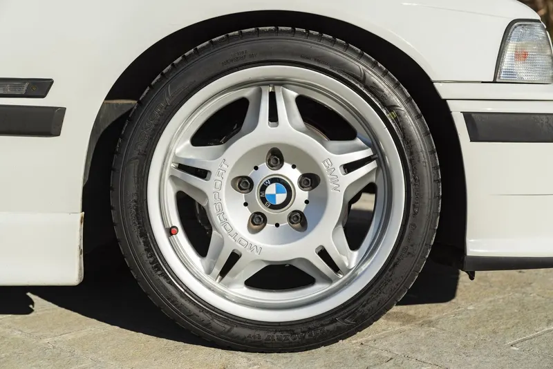 BMW 318 IS MOTORSPORT LIMITED EDITION 24