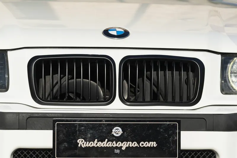 BMW 318 IS MOTORSPORT LIMITED EDITION 21