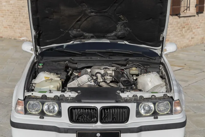 BMW 318 IS MOTORSPORT LIMITED EDITION 51