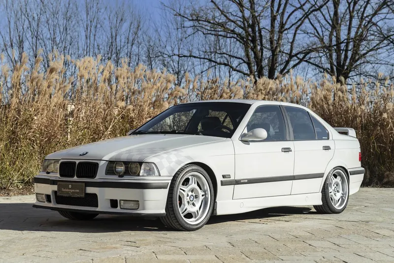 BMW 318 IS MOTORSPORT LIMITED EDITION 9