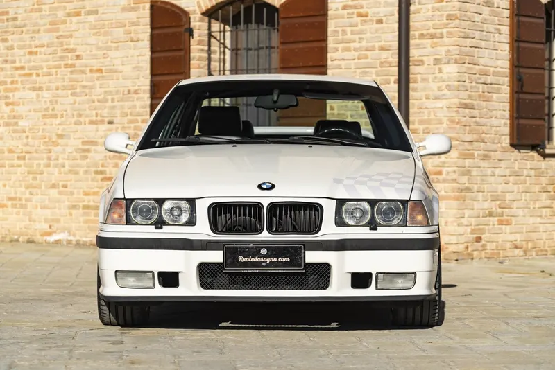 BMW 318 IS MOTORSPORT LIMITED EDITION 3