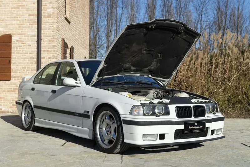 BMW 318 IS MOTORSPORT LIMITED EDITION 50