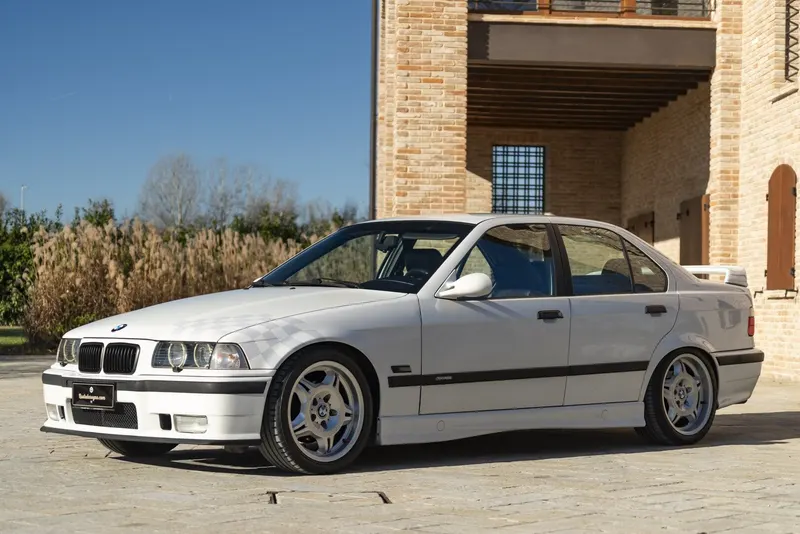 BMW 318 IS MOTORSPORT LIMITED EDITION 56