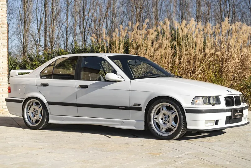 BMW 318 IS MOTORSPORT LIMITED EDITION 2