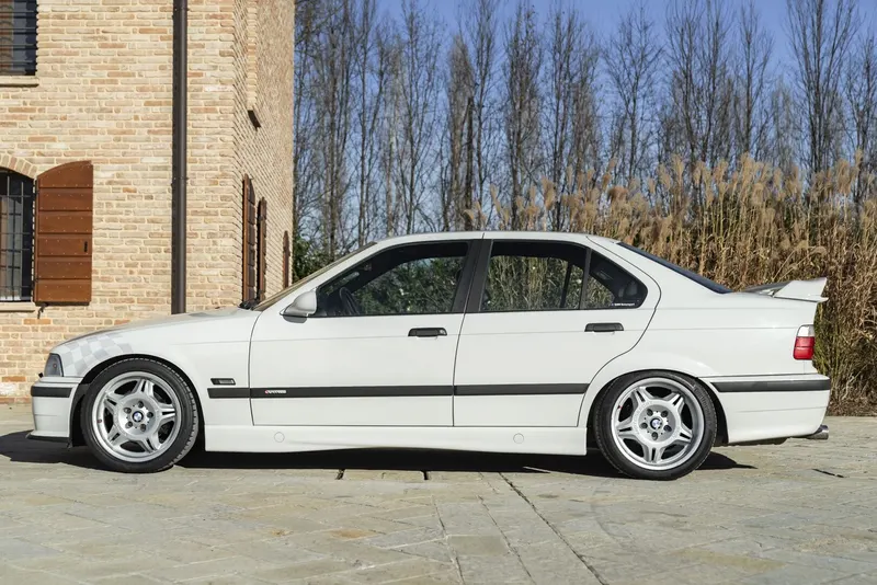 BMW 318 IS MOTORSPORT LIMITED EDITION 5