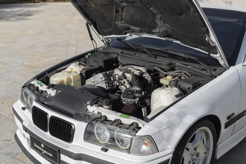 BMW 318 IS MOTORSPORT LIMITED EDITION 52