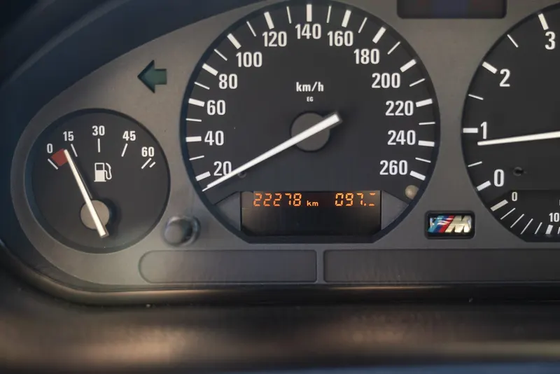 BMW 318 IS MOTORSPORT LIMITED EDITION 49