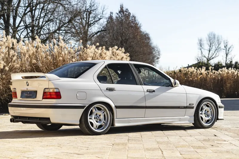 BMW 318 IS MOTORSPORT LIMITED EDITION 7