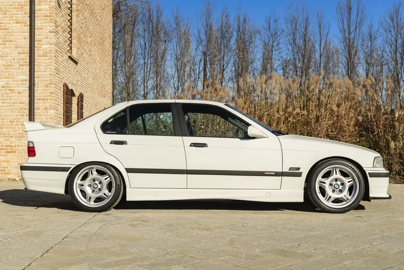 BMW 318 IS MOTORSPORT LIMITED EDITION 4