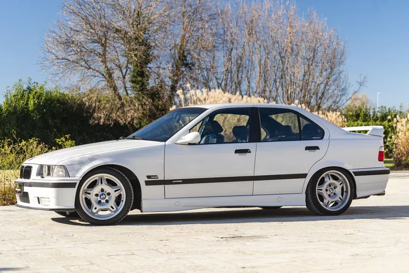 BMW 318 IS MOTORSPORT LIMITED EDITION 12