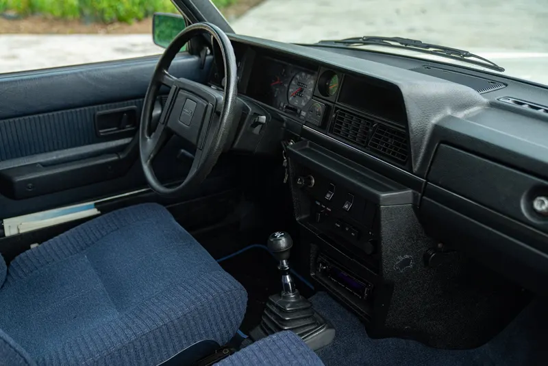 Volvo 244 GL 36