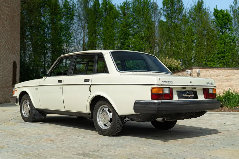 Volvo 244 GL 6