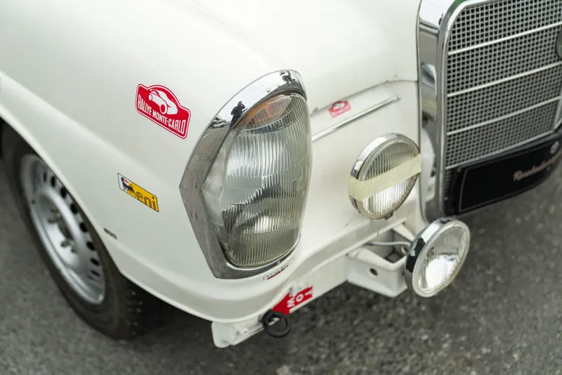 Mercedes-Benz 220 S RALLY 21