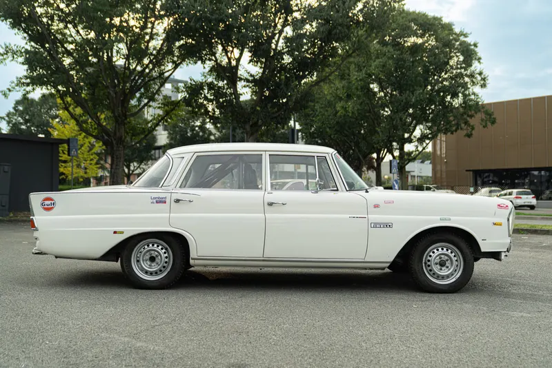 Mercedes-Benz 220 S RALLY 5