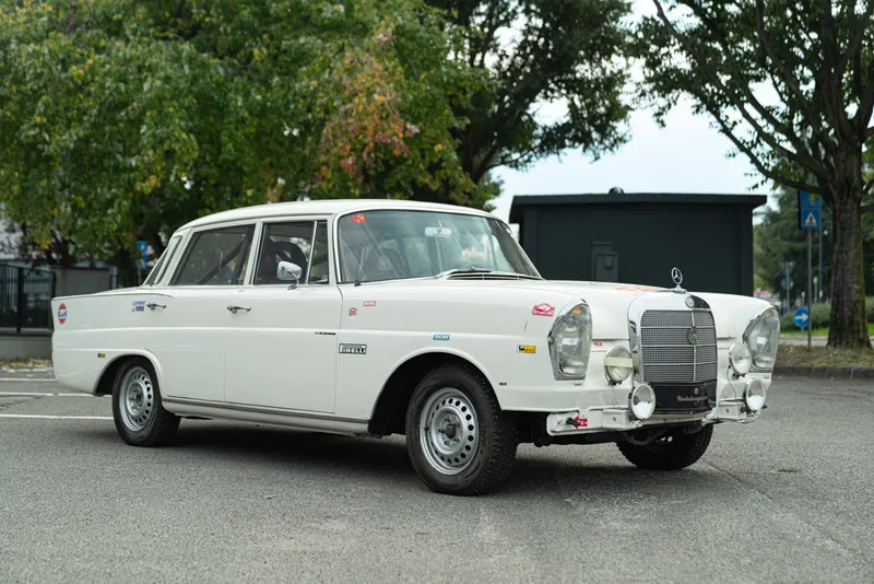 Mercedes-Benz 220 S RALLY 6