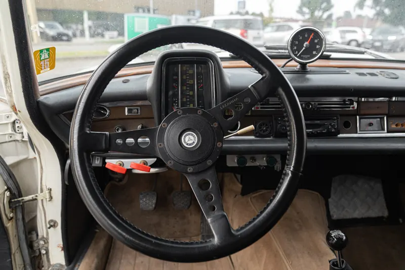Mercedes-Benz 220 S RALLY 32