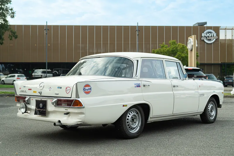 Mercedes-Benz 220 S RALLY 3