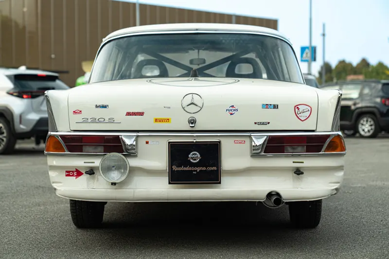 Mercedes-Benz 220 S RALLY 2