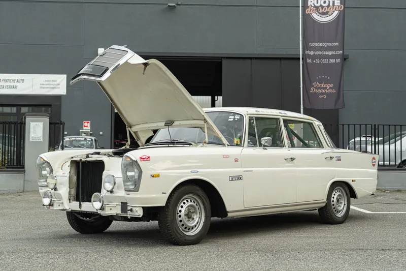 Mercedes-Benz 220 S RALLY 44
