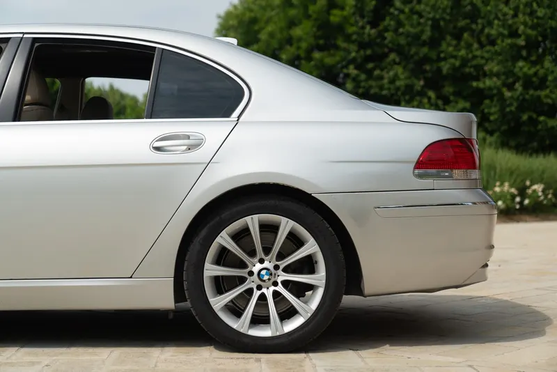 BMW 745 D 12