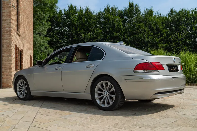 BMW 745 D 6
