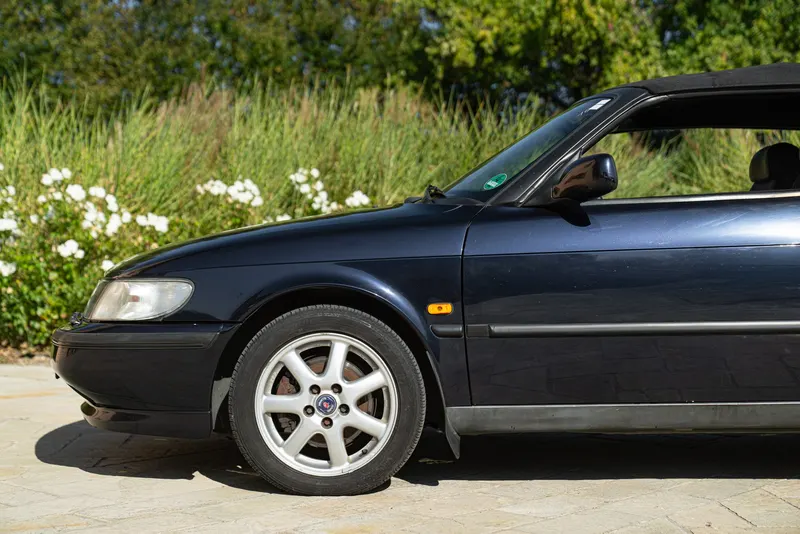 Saab 900 SE 20