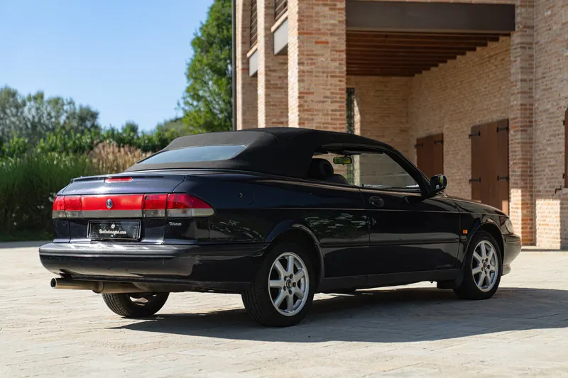 Saab 900 SE 8