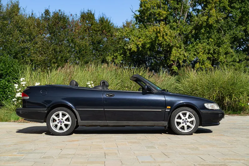 Saab 900 SE 4