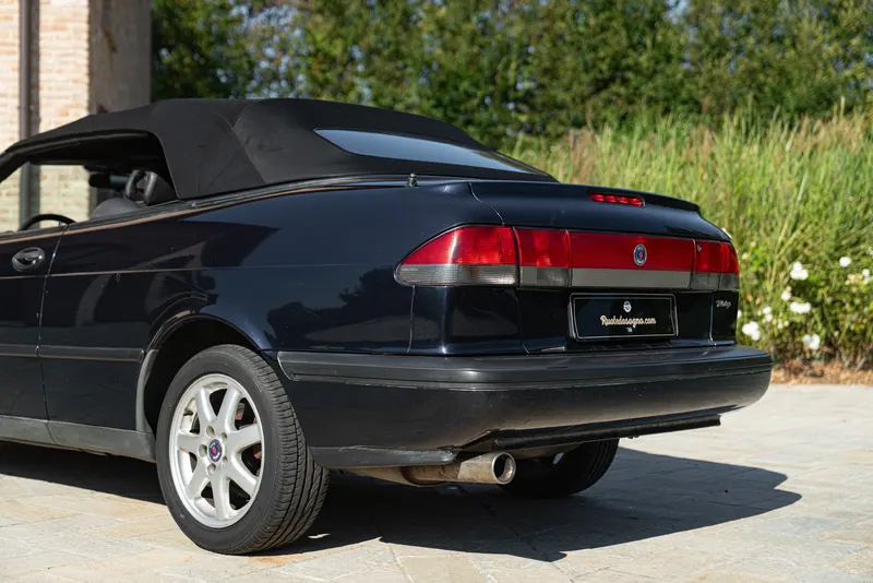 Saab 900 SE 24
