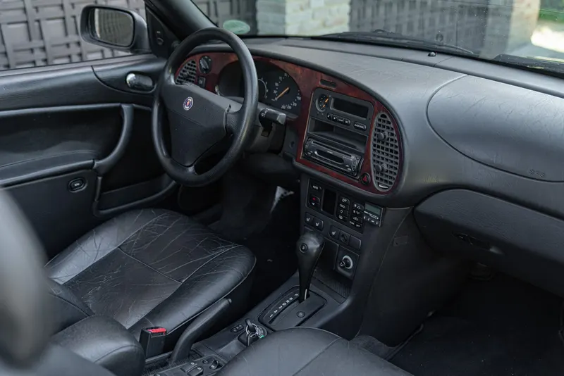 Saab 900 SE 32