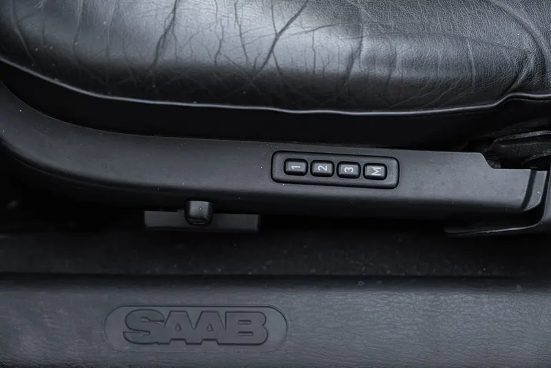 Saab 900 SE 36
