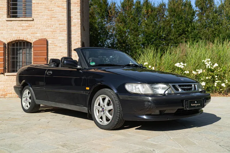 Saab 900 SE 2