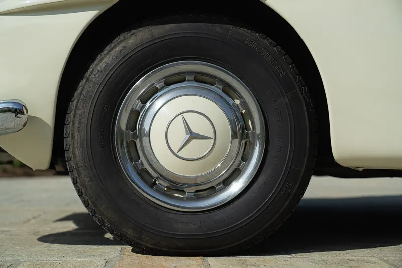 Mercedes-Benz 190 SL 42