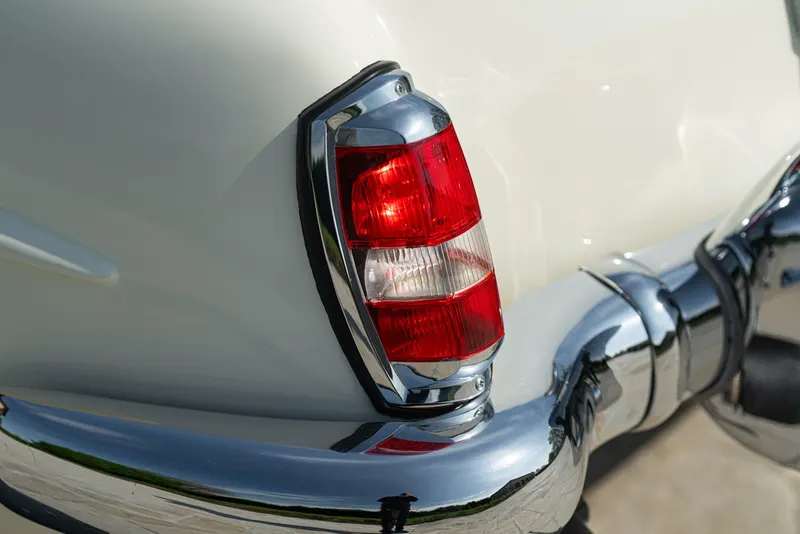 Mercedes-Benz 190 SL 13