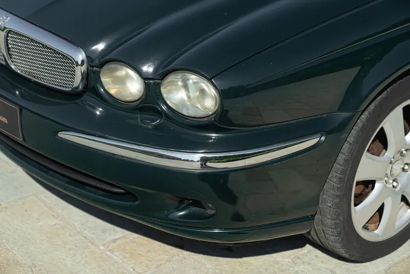 Jaguar X-TYPE 2.5 V6 11