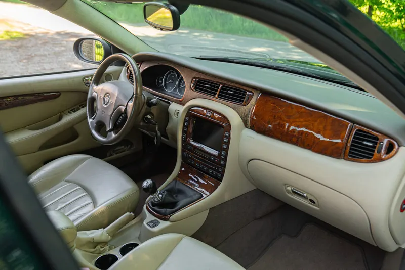 Jaguar X-TYPE 2.5 V6 22