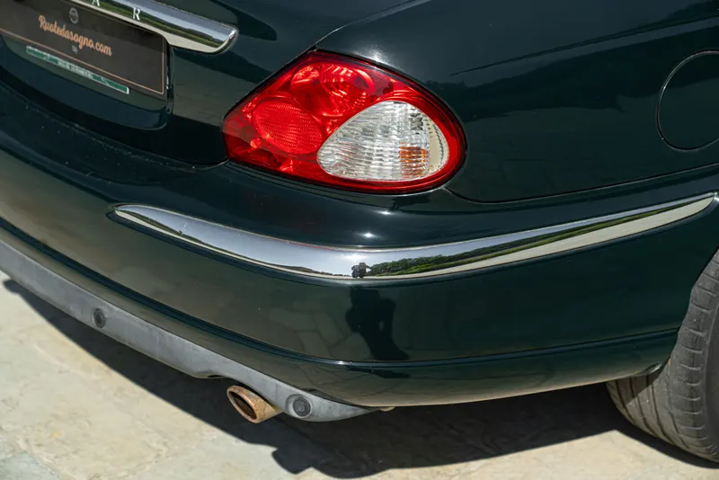 Jaguar X-TYPE 2.5 V6 12
