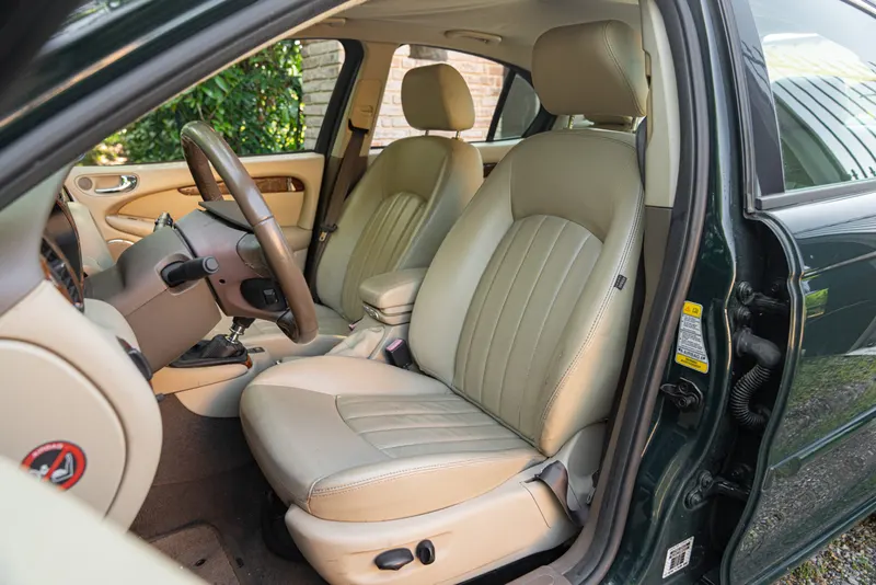 Jaguar X-TYPE 2.5 V6 23