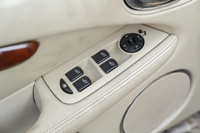 Jaguar X-TYPE 2.5 V6 28
