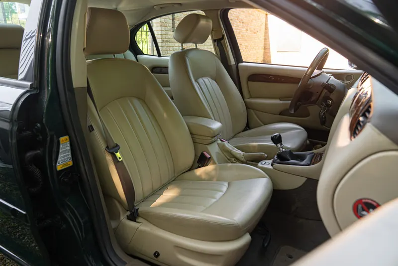 Jaguar X-TYPE 2.5 V6 24