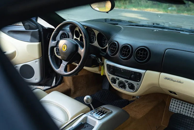Ferrari 360 SPIDER MANUALE 25