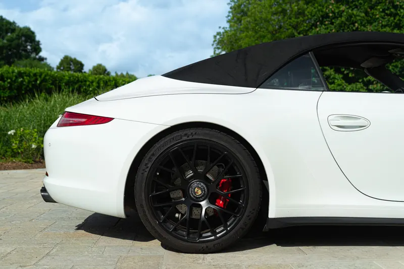 Porsche 991 (911) CARRERA GTS CABRIOLET 32