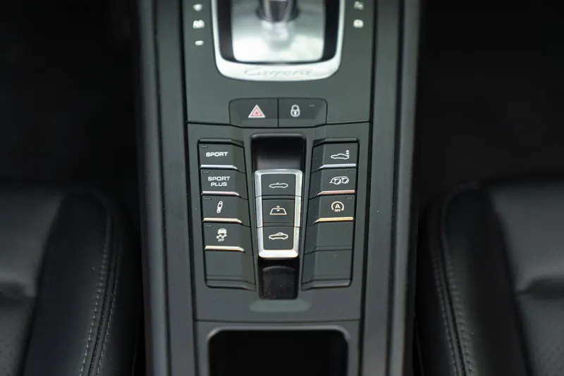 Porsche 991 (911) CARRERA GTS CABRIOLET 58
