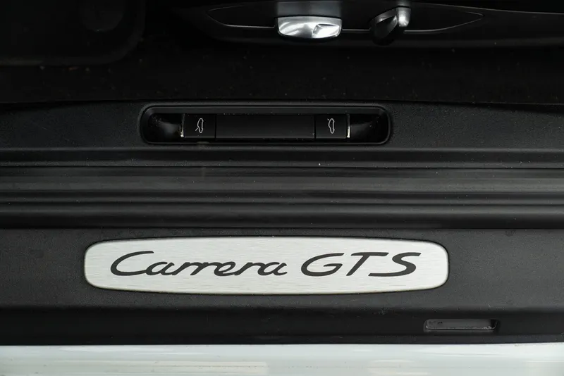 Porsche 991 (911) CARRERA GTS CABRIOLET 47