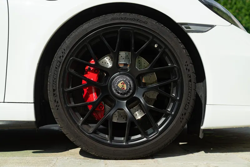 Porsche 991 (911) CARRERA GTS CABRIOLET 36
