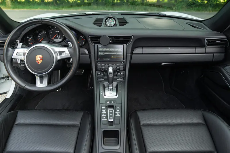 Porsche 991 (911) CARRERA GTS CABRIOLET 53
