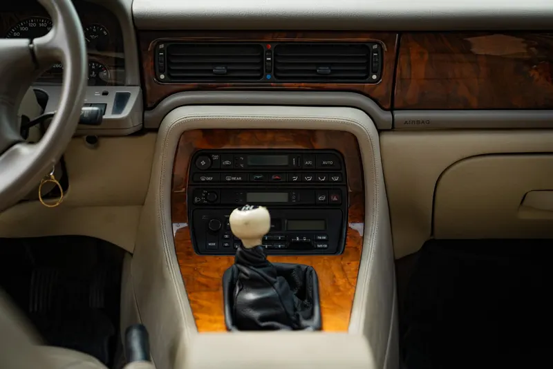 Jaguar XJ6 3.2 MANUALE 43